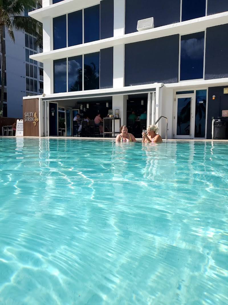 Salty Siren restaurant in Fort Lauderdale - photo 4