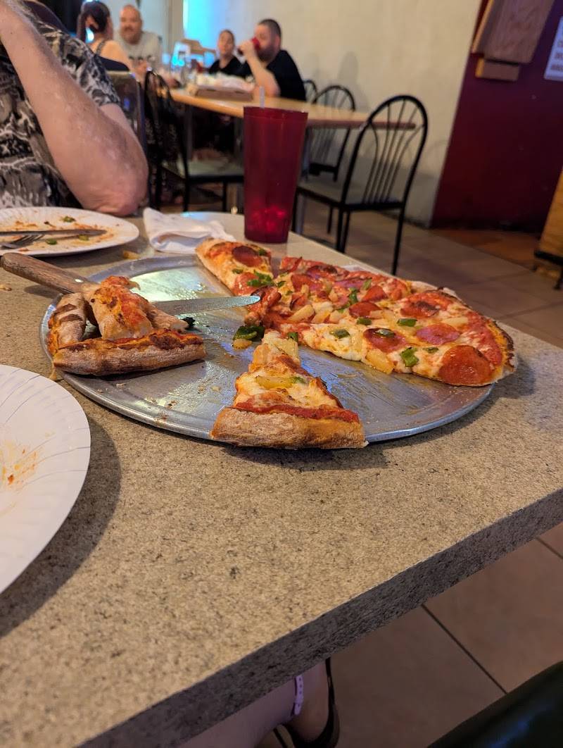 Chariot Pizza restaurant in Tucson - photo 5