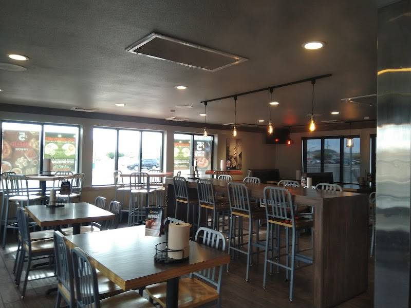 Pizza Hut restaurant in Phoenix - photo 4
