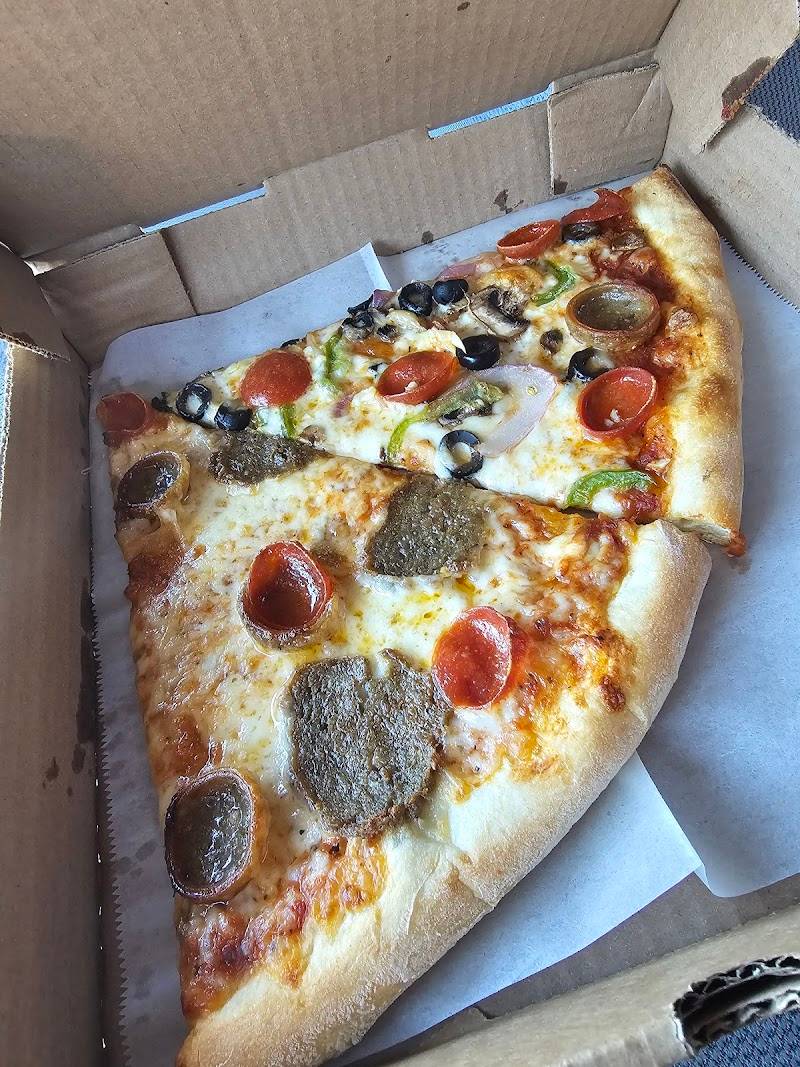 Flippin' Pizza restaurant in San Diego - photo 4