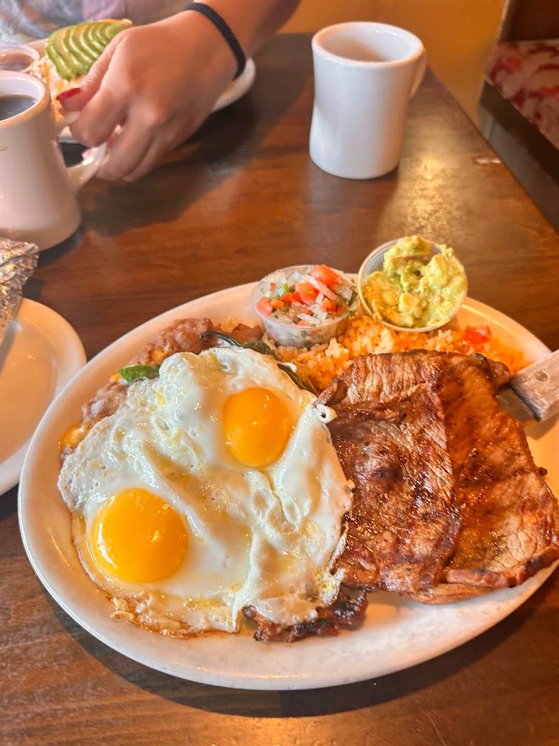 Foxy's Restaurant restaurant in Glendale - photo 3