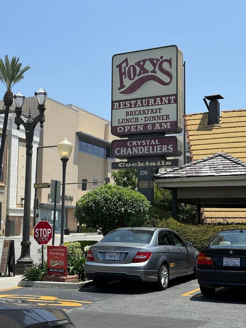 Foxy's Restaurant restaurant in Glendale - photo 5