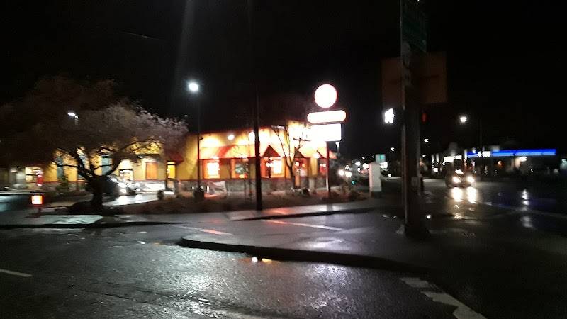Popeyes Louisiana Kitchen restaurant in Portland - photo 4