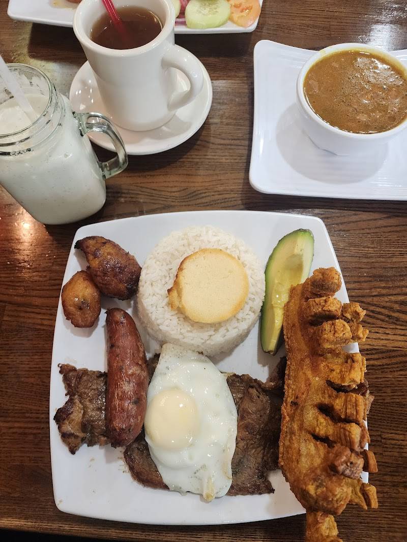 Noches De Colombia restaurant in Union City - photo 5