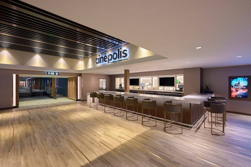 Cinépolis Luxury Cinemas Coconut Grove restaurant in Miami - photo 2