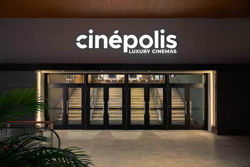 Cinépolis Luxury Cinemas Coconut Grove restaurant in Miami - photo 5