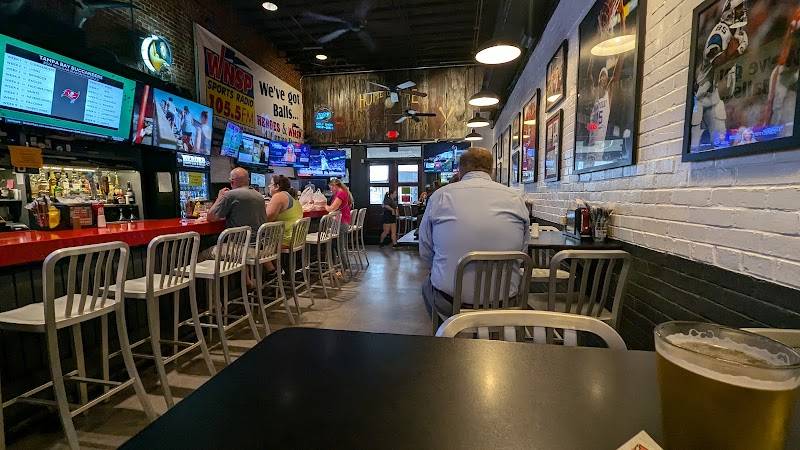 Heroes Sports Bar & Grille- Downtown restaurant in Mobile - photo 5