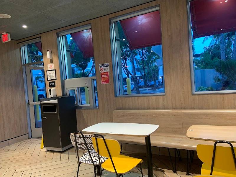 McDonald's restaurant in Miami Beach - photo 5