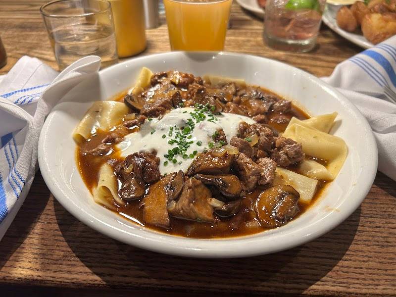 Market Tavern restaurant in Stockton - photo 3