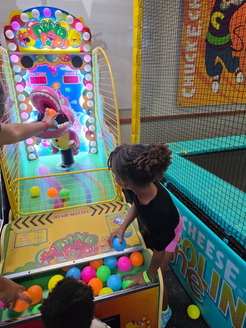 Chuck E. Cheese restaurant in Stockton - photo 4