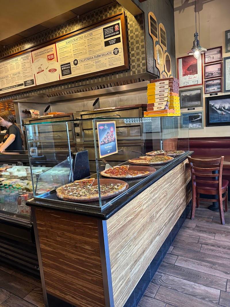 Pizza My Heart restaurant in Los Gatos - photo 5