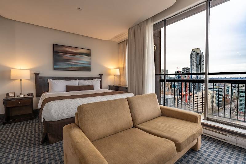 Century Plaza Hotel restaurant in Vancouver - photo 2