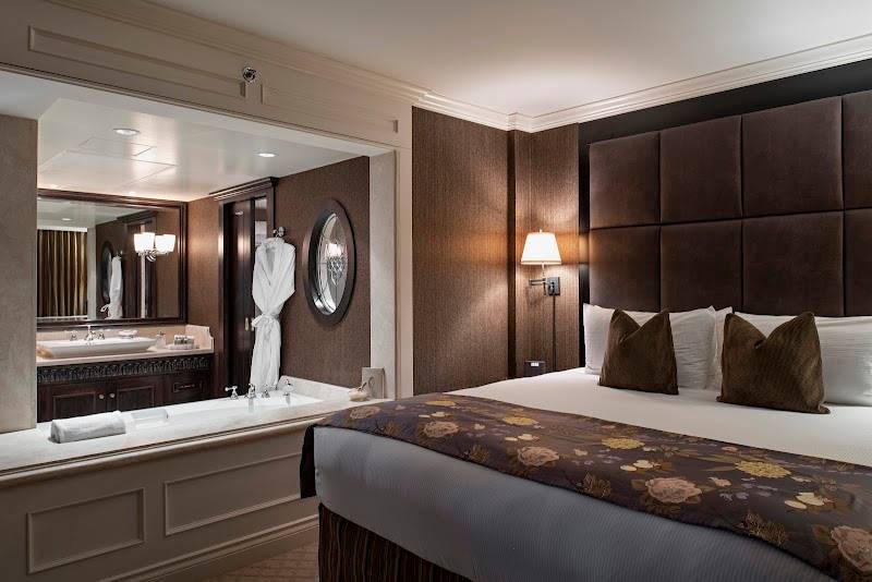 Wedgewood Hotel & Spa restaurant in Vancouver - photo 2