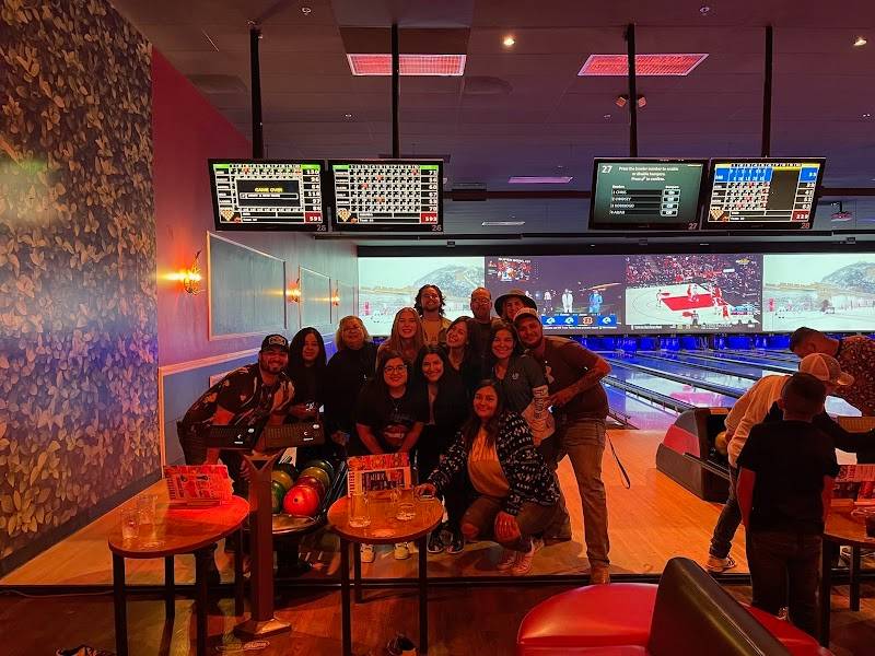 Bowlero Thousand Oaks restaurant in San Antonio - photo 4