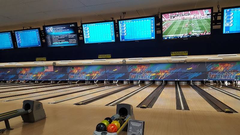 Bowlero Thousand Oaks restaurant in San Antonio - photo 5