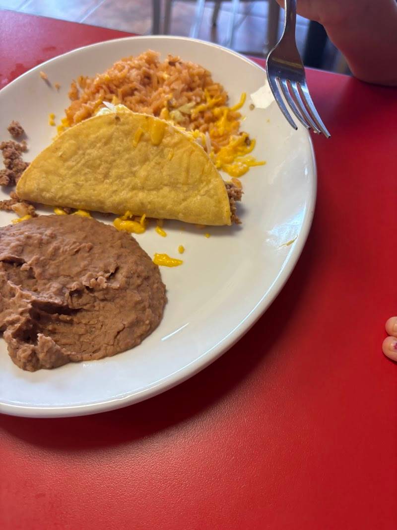 Molino Rojo Cafe restaurant in San Antonio - photo 5