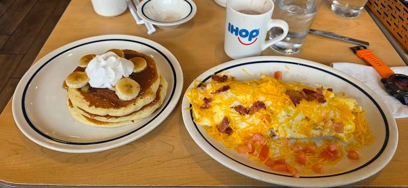 IHOP restaurant in Anchorage - photo 3