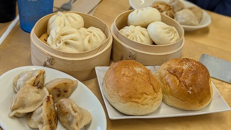 Charlie's Bakery & Chinese Restaurant restaurant in Anchorage - photo 2