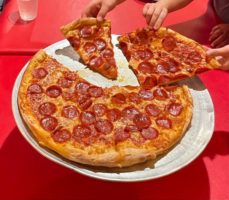 Fuzzy's Pizza - The Original Antoine restaurant in Houston - photo 5