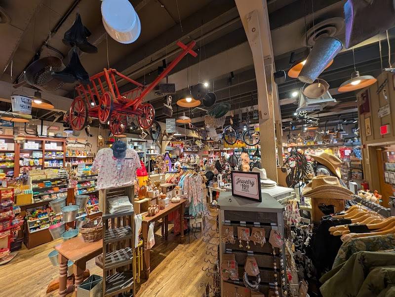 Cracker Barrel Old Country Store restaurant in Houston - photo 4