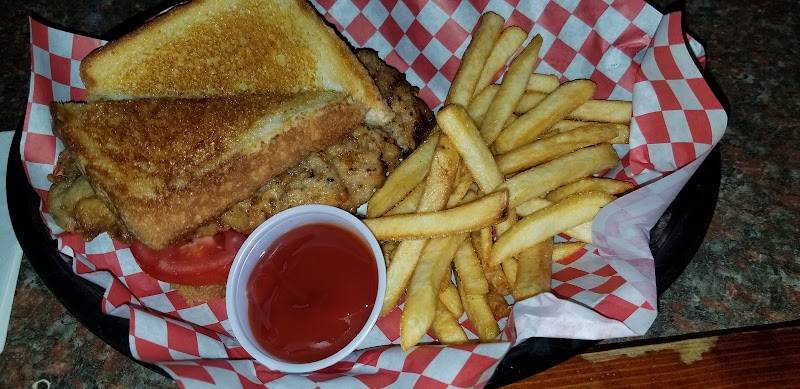 R & R Sports Bar & Grill restaurant in Houston - photo 2