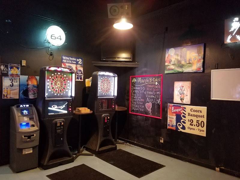 R & R Sports Bar & Grill restaurant in Houston - photo 5