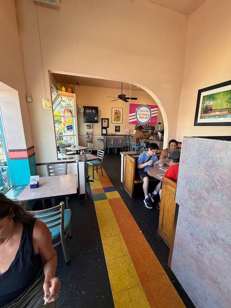 Crest Cafe restaurant in San Diego - photo 4