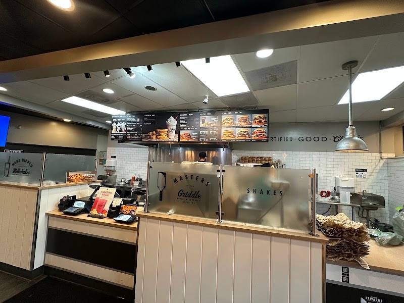 Wayback Burgers restaurant in Milpitas - photo 2