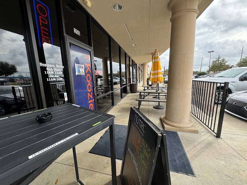 Koozies Sports Bar and Grill restaurant in Houston - photo 4