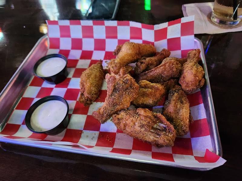 Koozies Sports Bar and Grill restaurant in Houston - photo 5