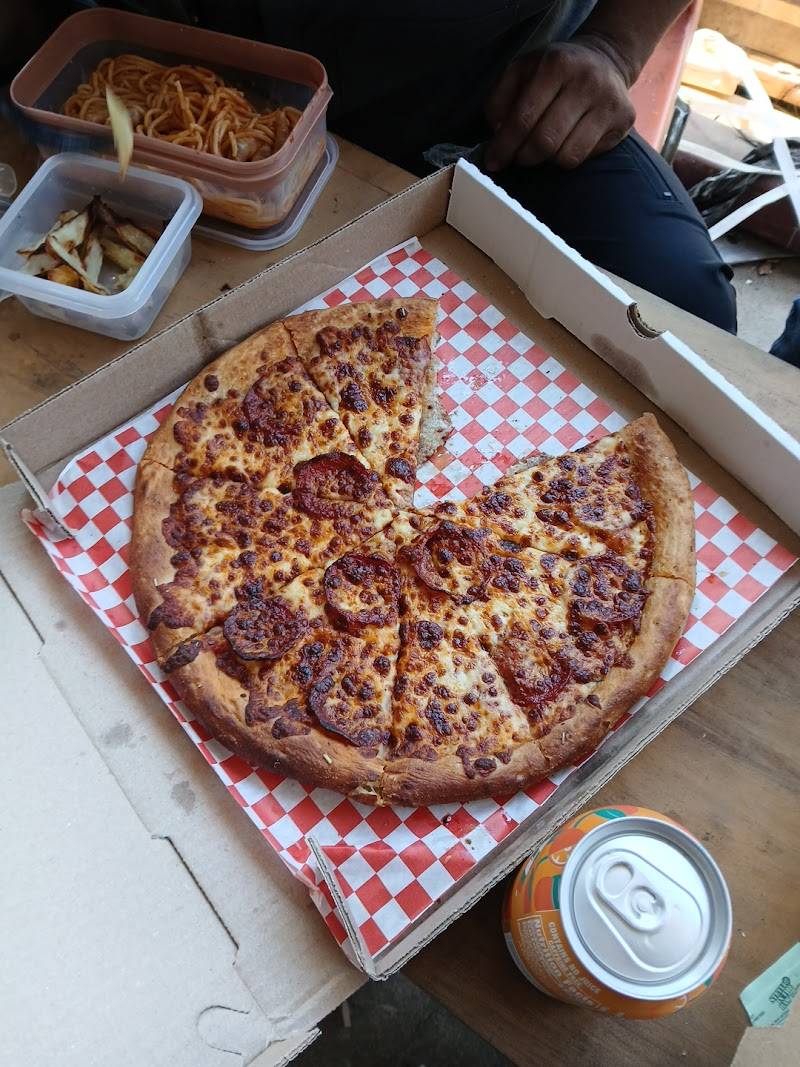 Deen's Cheesesteak & Pizza 100% Halal restaurant in Katy - photo 3
