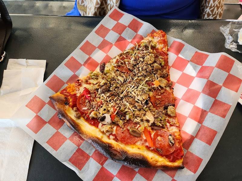 Luigi's Pizzeria - Midtown restaurant in Houston - photo 4