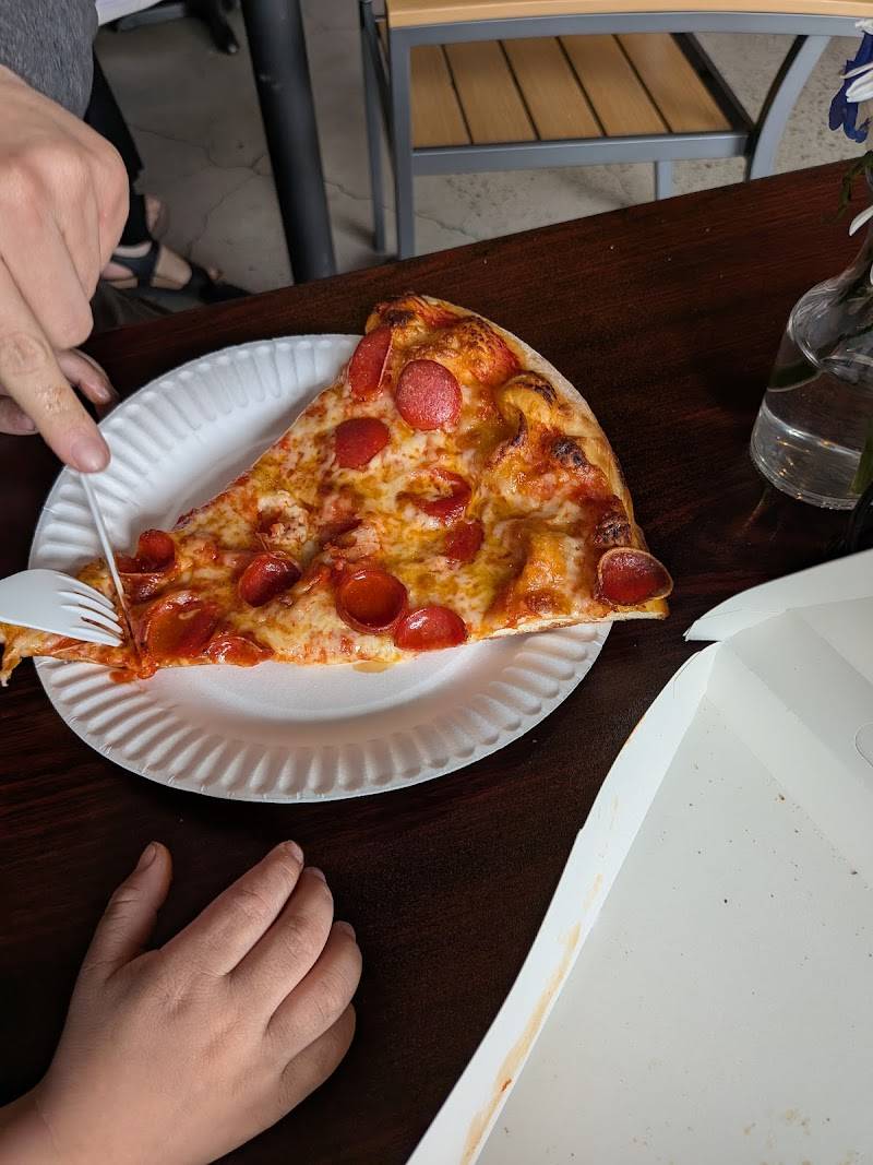 Verrazzano Pizza restaurant in Half Moon Bay - photo 3
