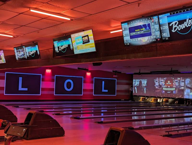 AMF Windfern Lanes restaurant in Houston - main photo