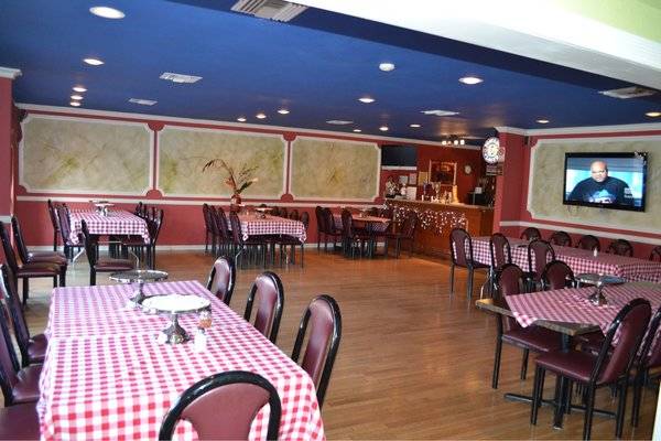 Leo's Pizza Family Restaurant restaurant in Los Angeles - photo 4
