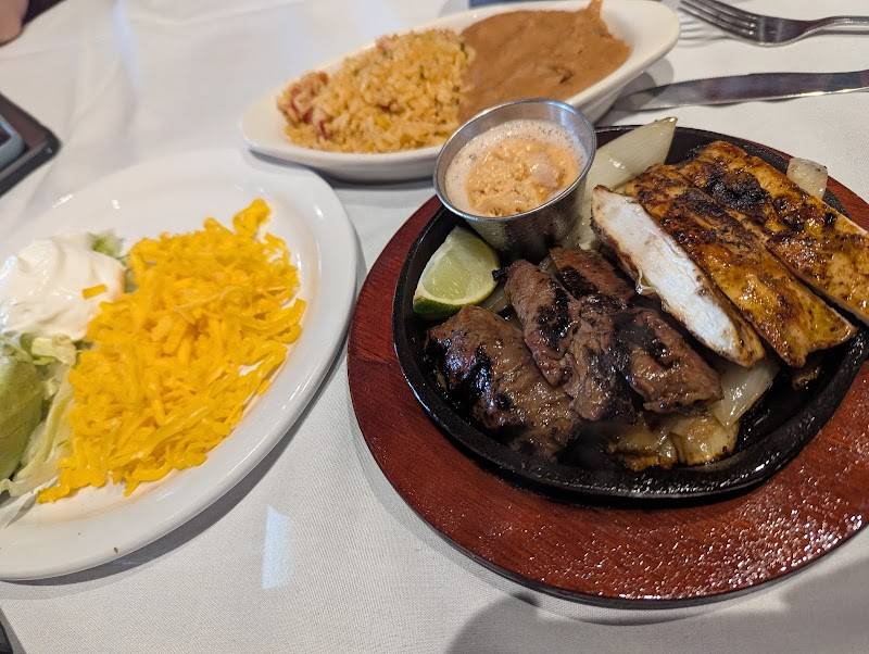 Cyclone Anaya's Tex-Mex Kitchen restaurant in Houston - photo 3