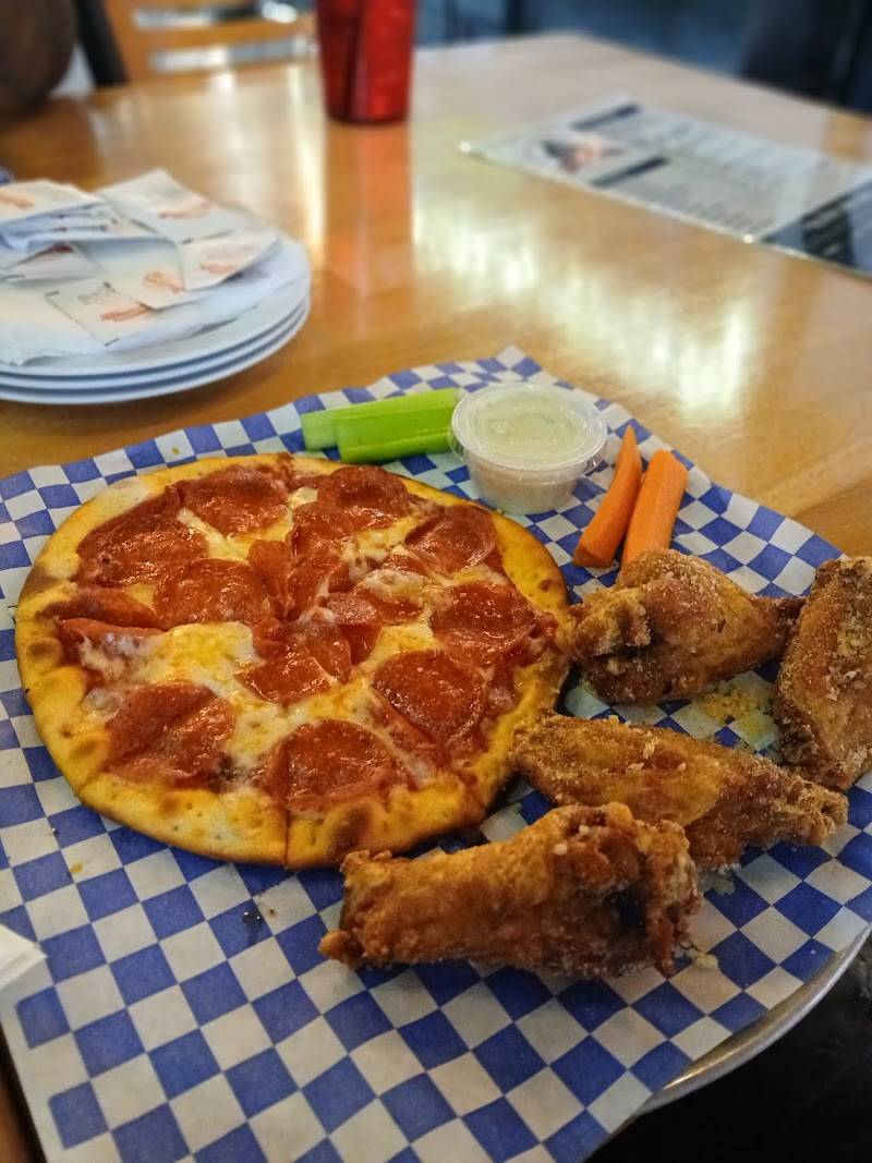 Bullpen Pizza restaurant in Sugar Land - photo 2