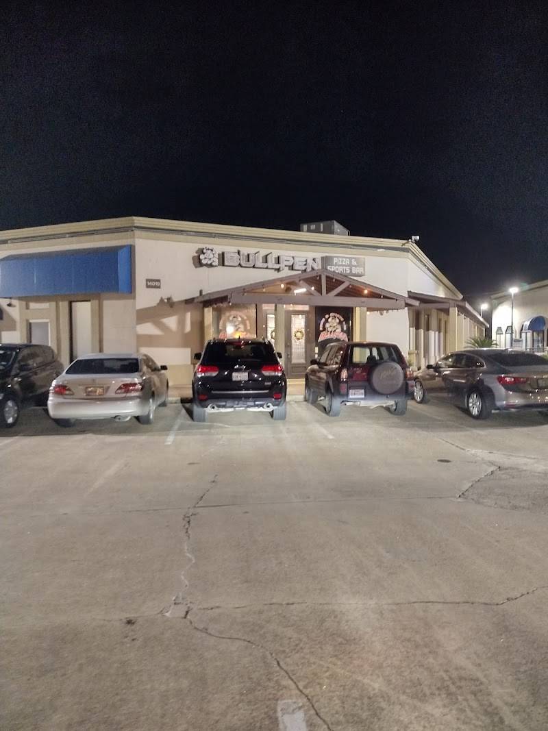 Bullpen Pizza restaurant in Sugar Land - photo 4
