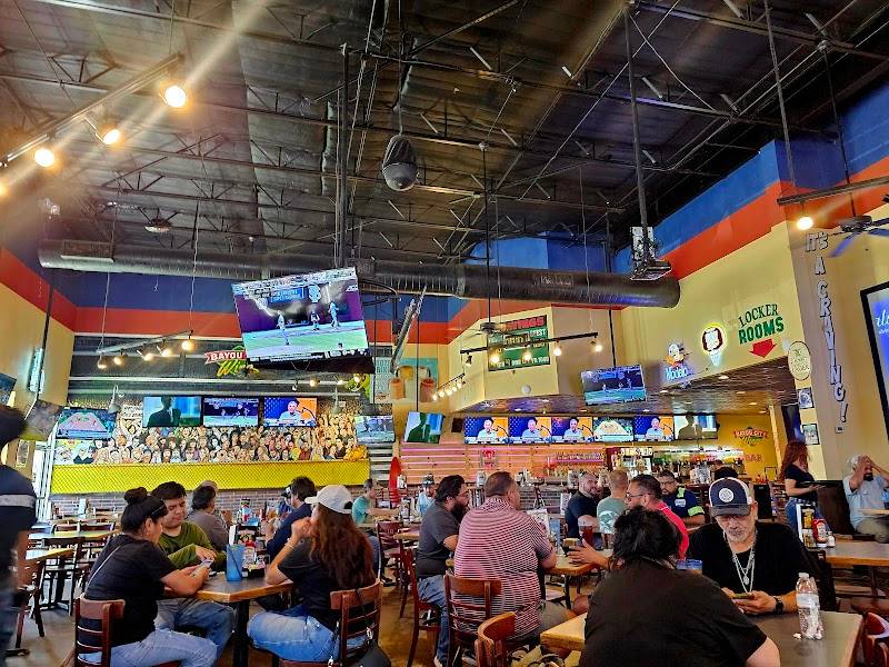 Bayou City Wings® restaurant in Houston - photo 2