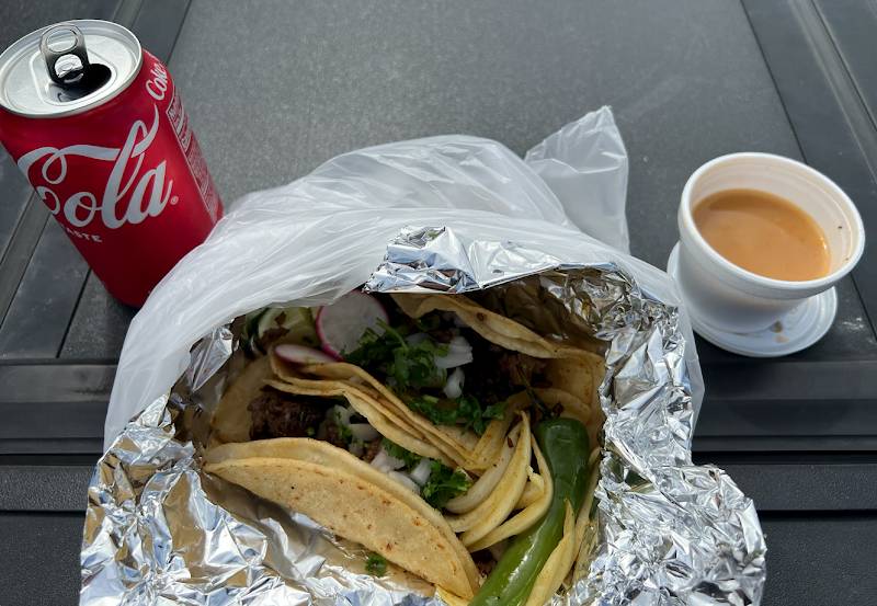 Taqueria Doña Lonrenza (Food Truck) restaurant in Houston - photo 3