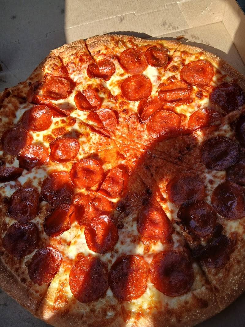 Little Caesars Pizza restaurant in Jacinto City - photo 4