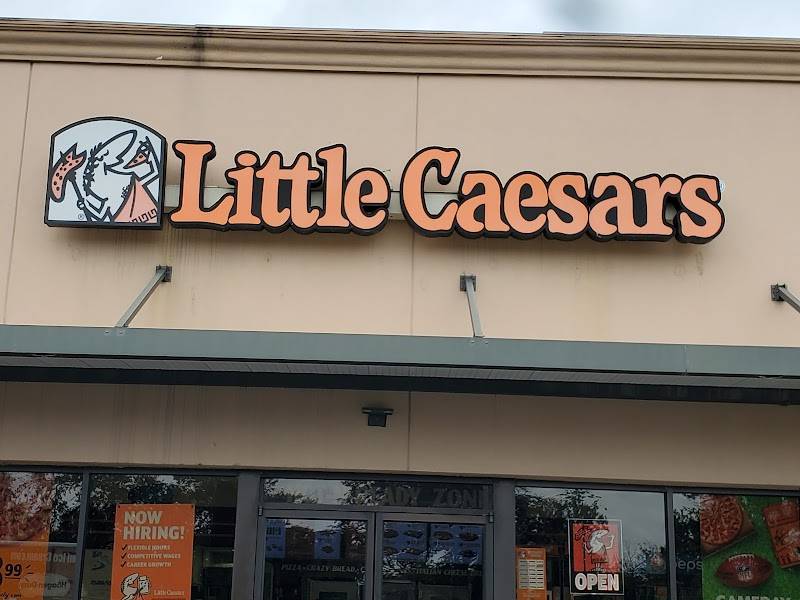 Little Caesars Pizza restaurant in Jacinto City - photo 5