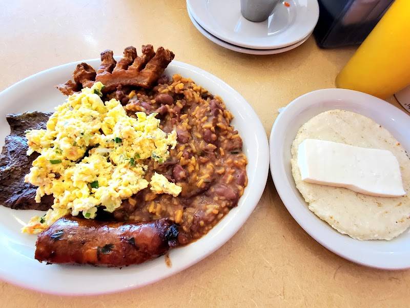 Risaralda Bakery & Restaurant restaurant in Houston - photo 2